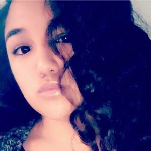 Meet your Posher, Isabelle